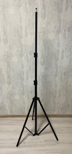 Усиленный штатив трипод трехсекционный регулируемый от 94 до 280 см 