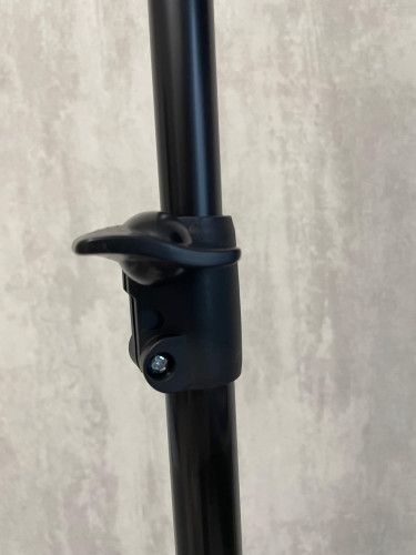 Усиленный штатив трипод трехсекционный регулируемый от 94 до 280 см 