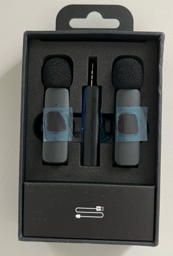 2в1 Петличные микрофоны беспроводные 3.5mm AUX K35 (2 беспроводных микрофона петлички с приемником аукс 3,5мм)