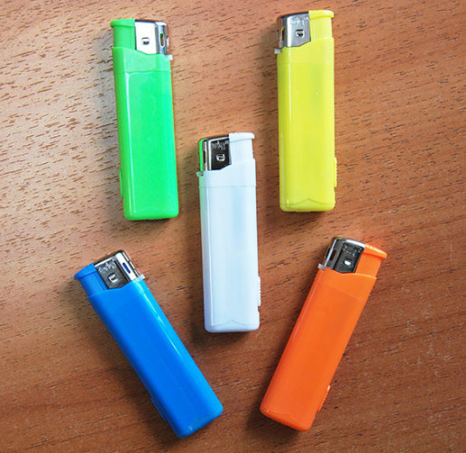 Зажигалка пьезо многоразовая с фонариком 50 штук в блоке / зажигалки под нанесение логотипа В812 5 цветов