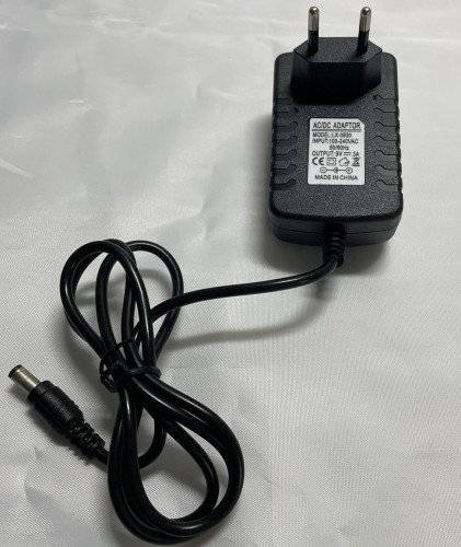 Универсальный блок питания Адаптер 9V 3A (9 вольт 3 ампера) AC/DC Adaptor LX0930