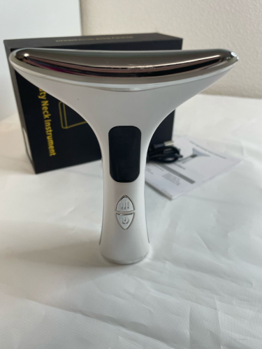 Электрический массажер микротоковый  для лица и шеи с LED-терапией